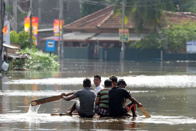 කැළණි ගංඟ නිමිනය අවදානම් !                                       ඉතිහාසයේ ඇති නොවූ ගංවතුරක් ඇති විය හැකියි