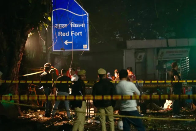 ඉන්දියාවේ රතු බලකොටුව ළග බෝම්බය පිපිරීම  ජම්මු – කාශ්මීර ත්‍රස්තවාදීන්ගේ වැඩක් බවට සැකයක් !