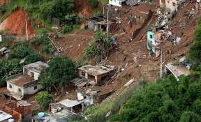  ආපදා  මරණ 212ක් දක්වා  ඉහළට – පුද්ගල අතුරුදන් වීම් 228ක් ! මුදාගැනීමේ  සහන කණ්ඩායම්වලට ආපදා තැන්වලට            ළඟාවීම තවමත් අසීරුයි