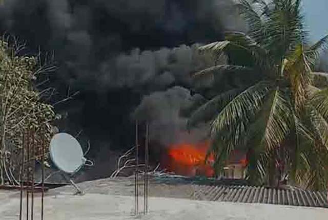  රබර් මෙට්ට හැදු තැන ගින්නෙන් විනාශයි