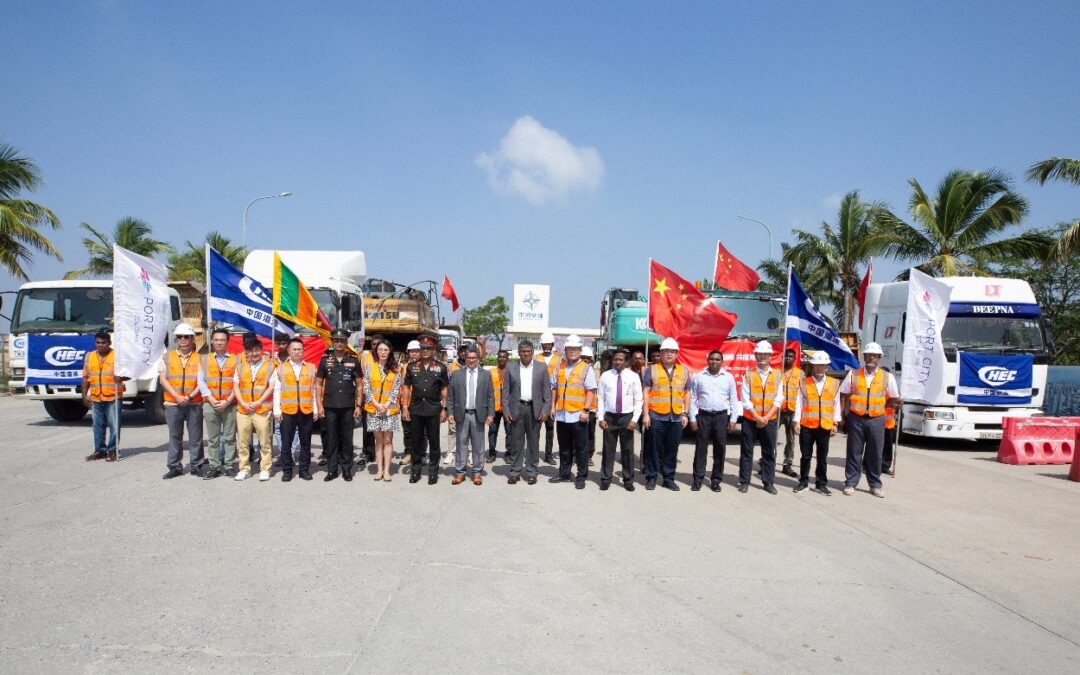 දිට්වා සුළි කුණාටුවෙන් විනාශයට පත් වූ මධ්‍යම පළාතේ           මාර්ග අලුත් වැඩියාවට යන්ත්‍රෝපකරණ බලඇණියක්