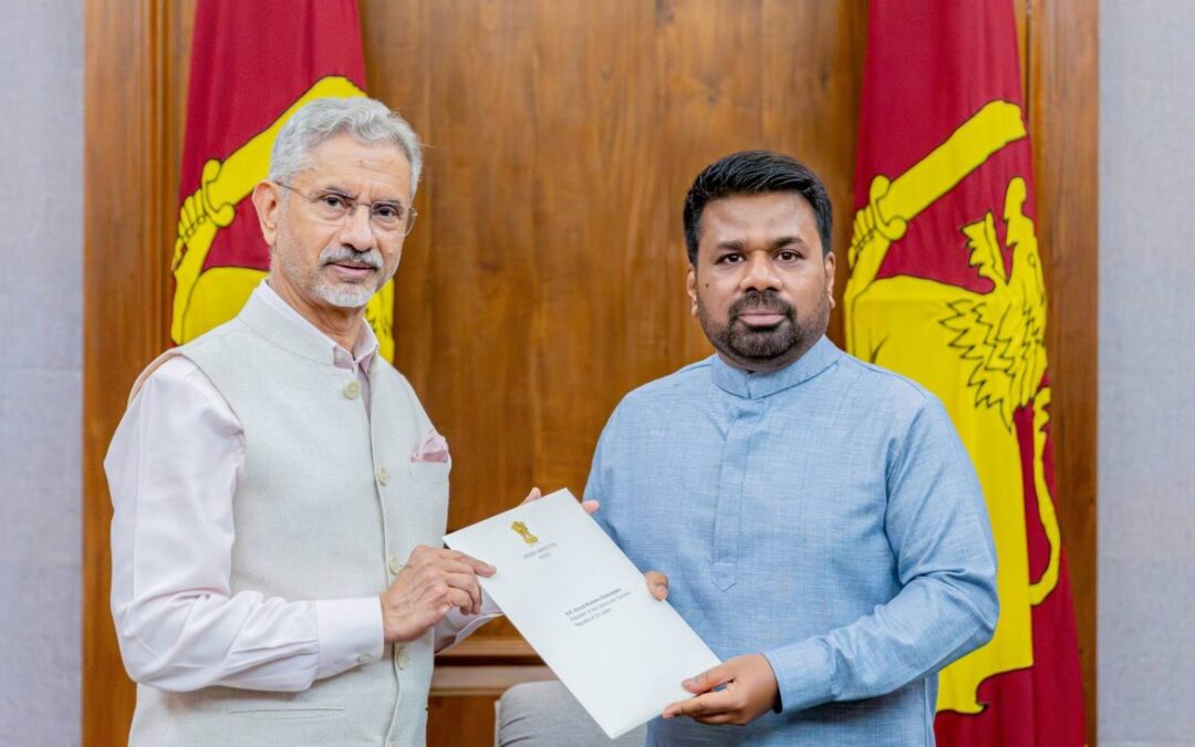 මෝදීගේ ලිපිය අනුර ට  ජයශංකර් බාර දෙයි                                   –  Jaishankar hands over Modi’s letter to Anuradha