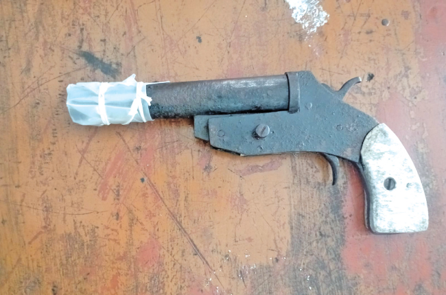 දෙහිවල වනරතන පාරේ ඝාතනයේ                                                වෙඩික්කරු ගිනි අවිය සමඟ අත්අඩංගුවට