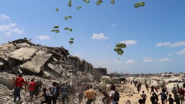 ඊශ්‍රායලය විනාශ කළ ගාසාව                                                        ‘ ස්මාර්ට් නග­ර­යක් ’ කරන්න ට්‍රම්ප් සිහින දකි                                            ——————————————————————–                                               ගාසා තීරයේ මිය ගිය – අව­තැන් වූ පල­ස්තී­නු­වන් ගැන                                             ට්‍රම්ප්ට සිහින පෙනී නැහැ