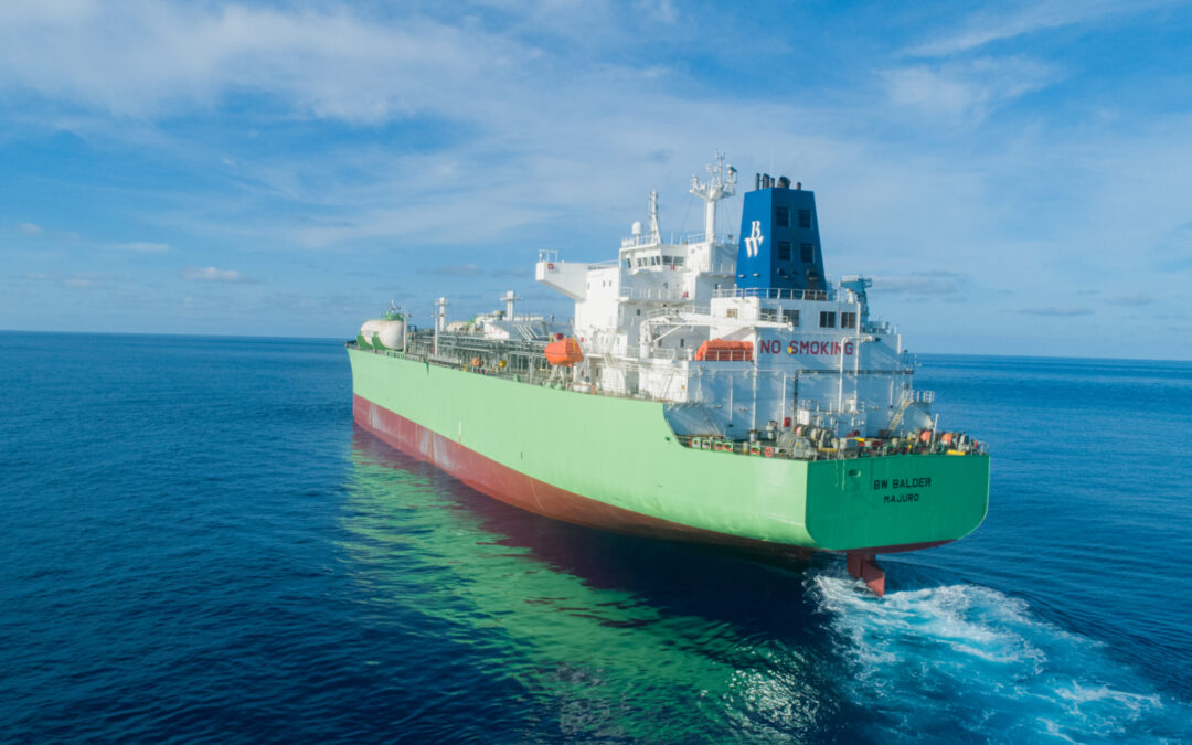 චීනයේ සිට ඉරා­නය බලා යාත්‍රා කර­මින් තිබූ භාණ්ඩ ප්‍රවා­හන නැවක් අමෙරිකා හමුදාව වටලයි