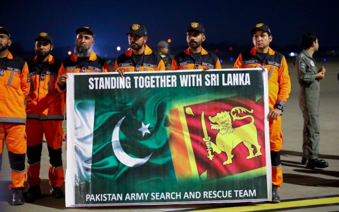  ගලවා ගැනීමේ කණ්ඩායමක් සමඟ හදිසි සහන ද්‍රව්‍ය  රැගත් පාකිස්ථාන ගුවන් හමුදාවේ යානයක්  කොළඹට එයි