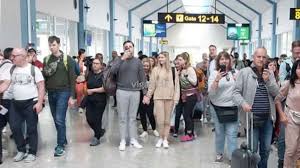 ආපදා තත්ත්වයක් තිබියදීත් රටතුළට                                   සංචාරකයන්ගේ පැමිණීම වැඩිවෙලා