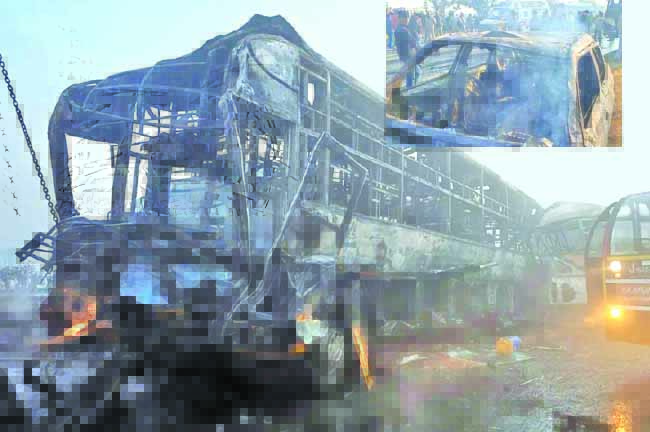 යමුනා අධි­වේගී මාර්ගයේ  සිදු වූ මාරක                                                    රිය අන­තු­රින් මිය ගිය ගණන තවත් වැඩි වෙලා !                                       – අධික මීදුම හේතුවක් බව ඉන්දීය පොලිසිය කියයි