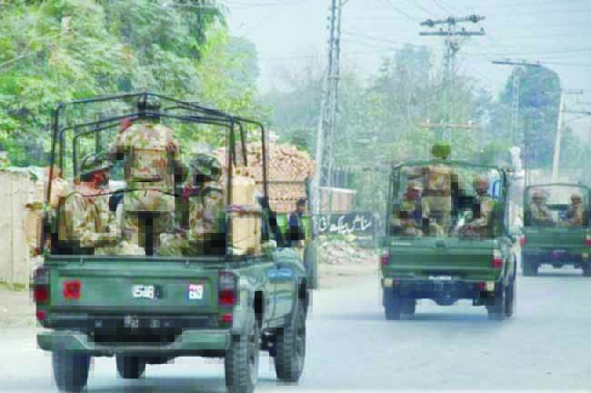 පාකිස්තාන යුද හමුදාවේ 9ක් ඇෆ්ග­නි­ස්තාන දේශ­සී­මාවේ           වෙඩි තැබීමකින් මරුට