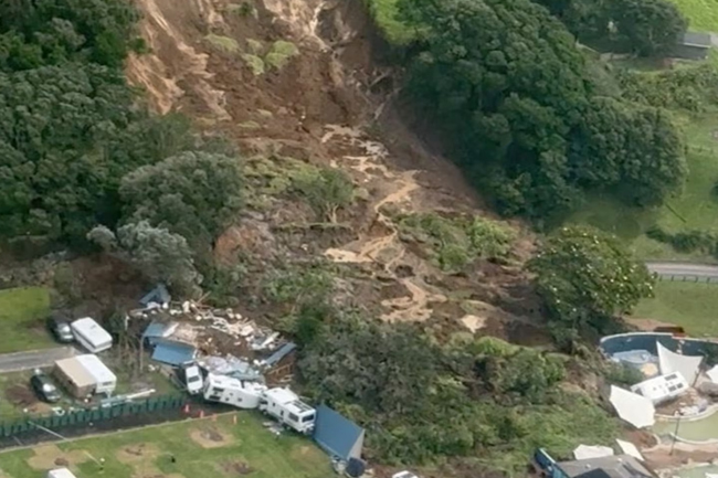 නවසීලන්තයේ නායයෑමකින් දරුවෙක් ඇතුළු පිරිසක් අතුරුදන්