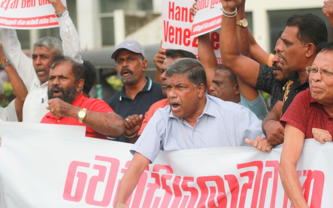 අමෙරිකානු අධිරාජ්‍යවාදය  භංග වේවා !                                            ස්වාධීන සහ ස්වෛරීය වෙනිසියුලාව දිගු කල් දිනේවා !