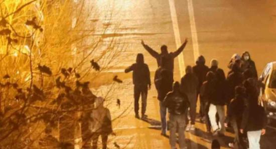 අමෙරිකාවේ ආග­මන හා රේගු බලා­ත්මක කිරීමේ බළ­කාය                                    සංක්‍රමණිකයන් ඝාතනය කරති                                                                 – ට්‍රම්ප් විරෝධී උද්ඝෝෂණ තවදුරටත් වැඩි වෙයි