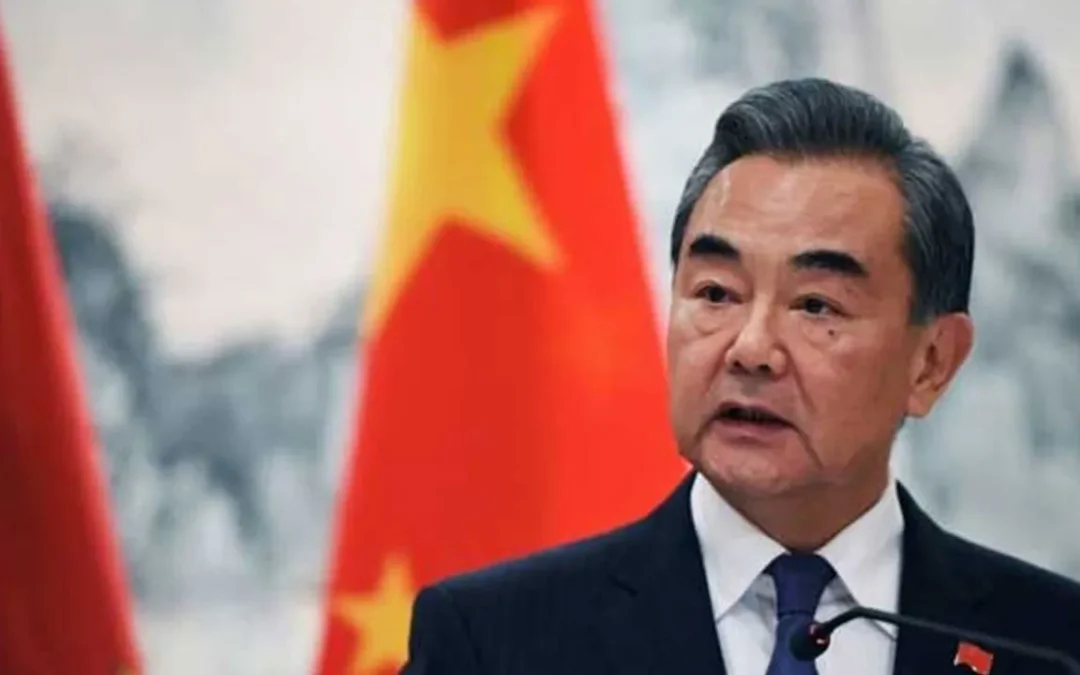 අමෙරිකාව ප්‍රමුඛ බටහිර රටවල් දැන්                                                  කැලෑ නීතිය ක්‍රියාත්මක කරමින් සිටිනවා                                                    – චීන විදේශ ඇමැති වැන්ග් ශ්‍රී ලංකාවේදී කියයි