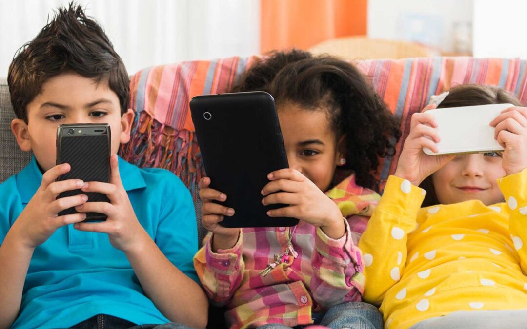 French lawmakers vote to ban                                          social media use by under-15s  