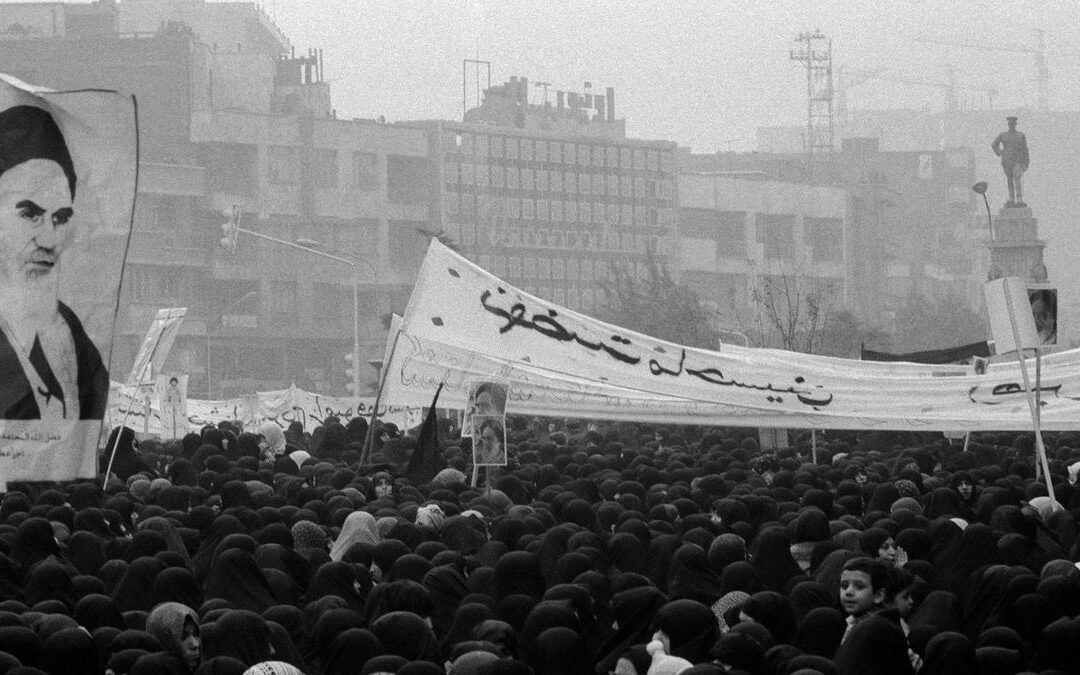 පහලවිගේ රාජාණ්ඩුවට යන එන මං නැති කළ                                   ඉරාන විප්ලවයට වසර 47ක් සපිරේ