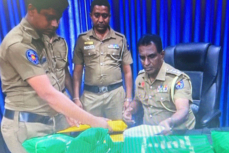 “පිරමීඩ” මූල්‍ය වංචාවල නිරත වු චින්නු 16ක්                                           කොළඹ දී අත්අඩංගුවට