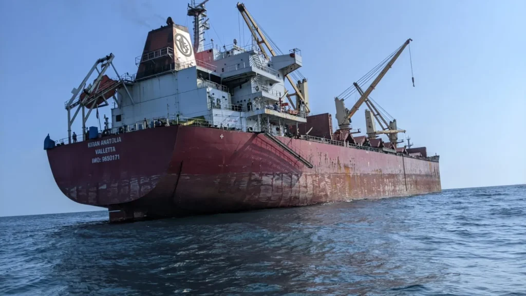       දකුණු අප්‍රිකාවෙන් ගෙන ආ 9 වැනි ගල් අගුරු නැවත් බාලයි                        — විපක්ෂ නායක සජිත් ප්‍රේමදාස