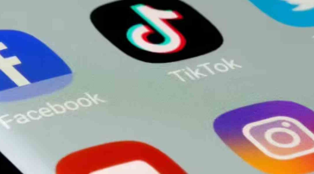 සමාජ මාධ්‍ය ජාල­යන්වලට ඉන්දියාව නව නීති ගෙනෙයි