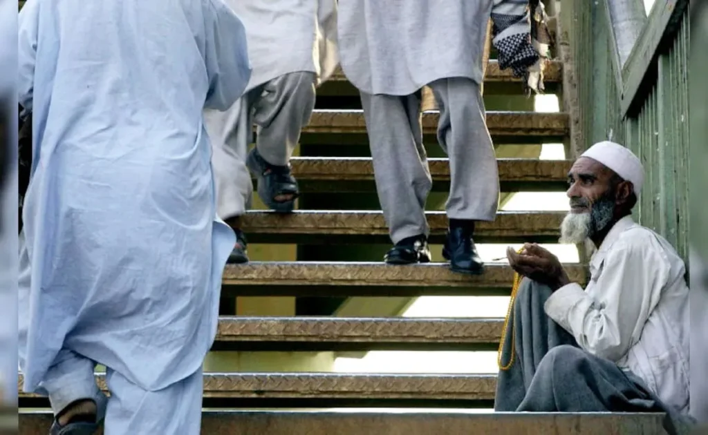 මැදපෙරදිගට හිසරදයක් වු පකිස්තානයේ යාචක මාෆියාව