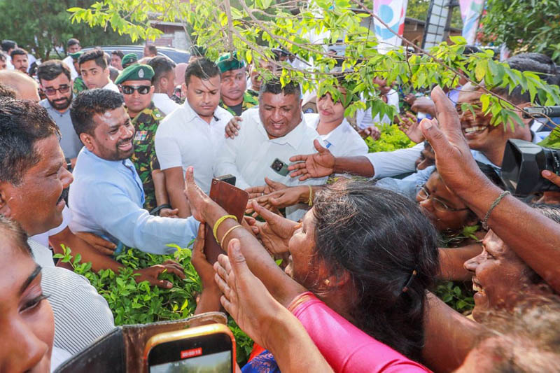 ‘රටම එකට’ තියන්න කෝටි බාගයක තේපැන් සංග්‍රහයක්!