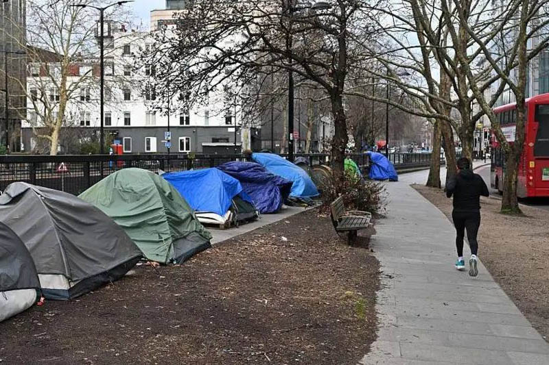 බ්‍රිතාන්‍යයේ මහ පාරේ නිදන දේශපාලන අනාථයෝ                                     — ශ්‍රී ලාංකිකයිනුත් ඒ අතර —