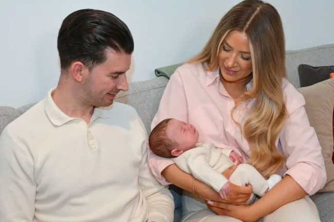 ලොවම මවිත කළ දරු උපතක් බ්‍රිතාන්‍යයෙන් :                                         මිය ගිය තරුණියකගේ ගර්භාෂයෙන්                                                    පිරිමි දරුවකු මෙලොව එළිය දැකලා