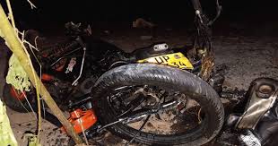 මෝටර් රථයක් හා යතුරු පැදියක් එකිනෙක ගැටී 3ක් මරුතුරුලට