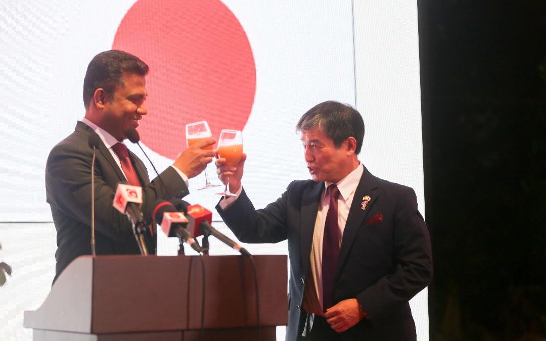 ශ්‍රී ලංකාවට සහ  ජපානයට එකට වැඩ කිරීමට                                         නව අවස්ථා උදාවී තිබෙනවා                                                             — ජපාන අධිරාජ්‍යයාගේ 66 වැනි උපන්දිනය සමරමින්                              ශ්‍රී ලංකාවේ ජපාන තානාපති කියයි