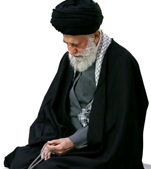 අමෙරිකාව සහ ඊශ්‍රායලය එක්ව ඉරානයේ                                     අධ්‍යාත්මික නායක අයතුල්ලා අලි කමේනිව                            බෝම්බ දමා ඝාතනය කරයි !