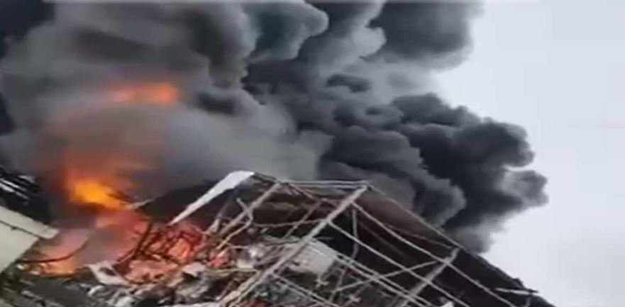 ඊශ්‍රා­ය­ලයේ රසා­ය­නික කම්හ­ල­කට                                                  ඉරානයෙන් බැලැ­ස්ටික් මිස­යිල ප්‍රහා­ර­ය­ක් !                                    කම්හල සම්පු­ර්ණ­යෙන්ම ගිනි­බත් වෙයි