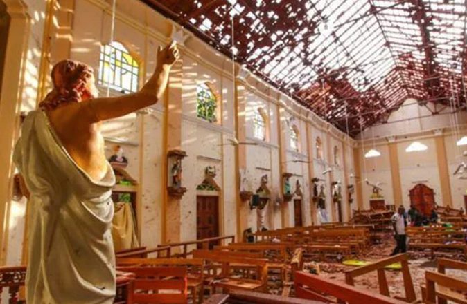 පාස්කු ඉරු ­දින ත්‍රස්ත ප්‍රහා­ර­යට වසර 07යි !                                                       රට පුරා විශේෂ ආග­මික වැඩ­ස­ට­හන්