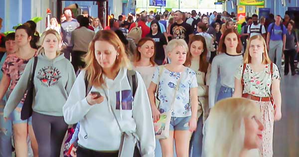 මාස 4ක් තුළ සංචාරකයන් 840,000 ට වැඩි පිරිසක් ලංකාවට ඇවිත්