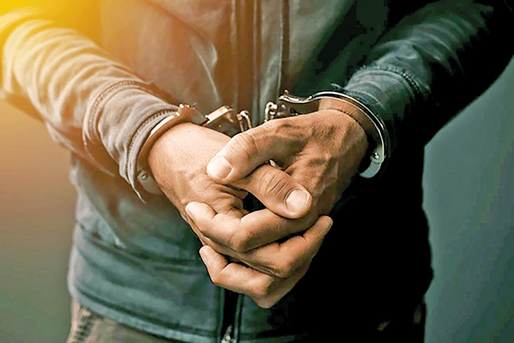 සංවිධානාත්මක අපරාධකරුවන් දෙදෙනකු ලෙස ප්‍රකට                                “පරෙයි සුදා” සහ ”මැගියා”                                                                 ඩුබායි පොලිසිය අත්අඩංගුවට ගනී