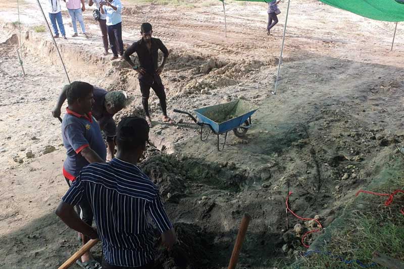 හත් මසකට පසු චෙම්මනි සමූහ සුසානයේ කැනීම්  ඇරඹේ                              — දින 3කදී තවත් මිනිස් අස්ථි හඳුනා ගෙන