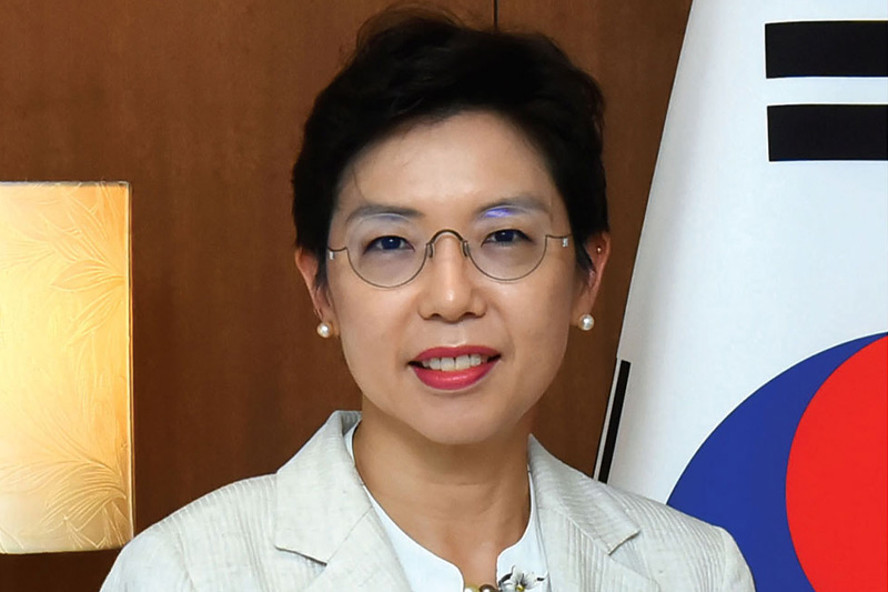Sri Lanka can win back investors by moving forward with free trade agreements                                         – South Korean ambassador