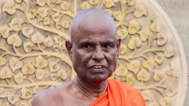 චෝදනා ලබා සිටින පල්ලේගම  හේමරතන හිමි                                           අධිකරණයට ආවේ විනිසුරුවන්ගේ දොරෙන් ද?                                          වහාම සොයා වාර්තාවක්  දෙන්න – මහේස්ත්‍රාත්ගෙන් නියෝග